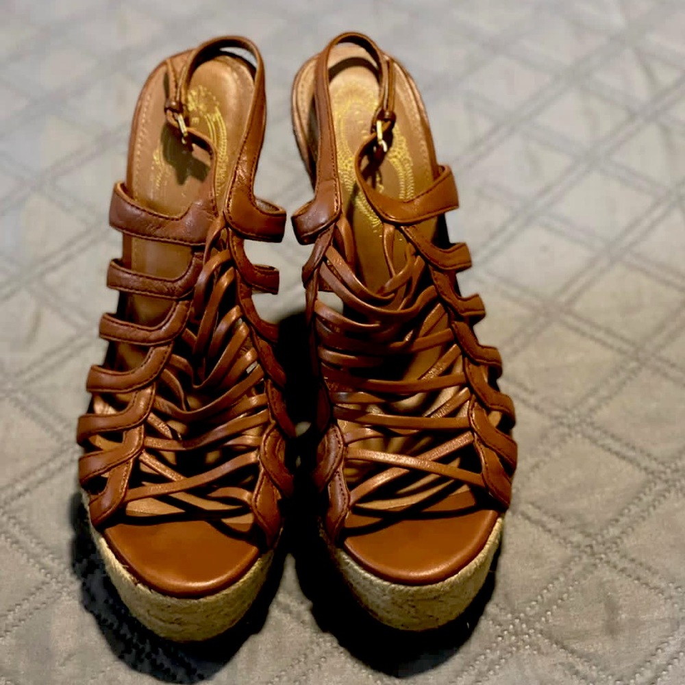 Elie Tahari Platforms